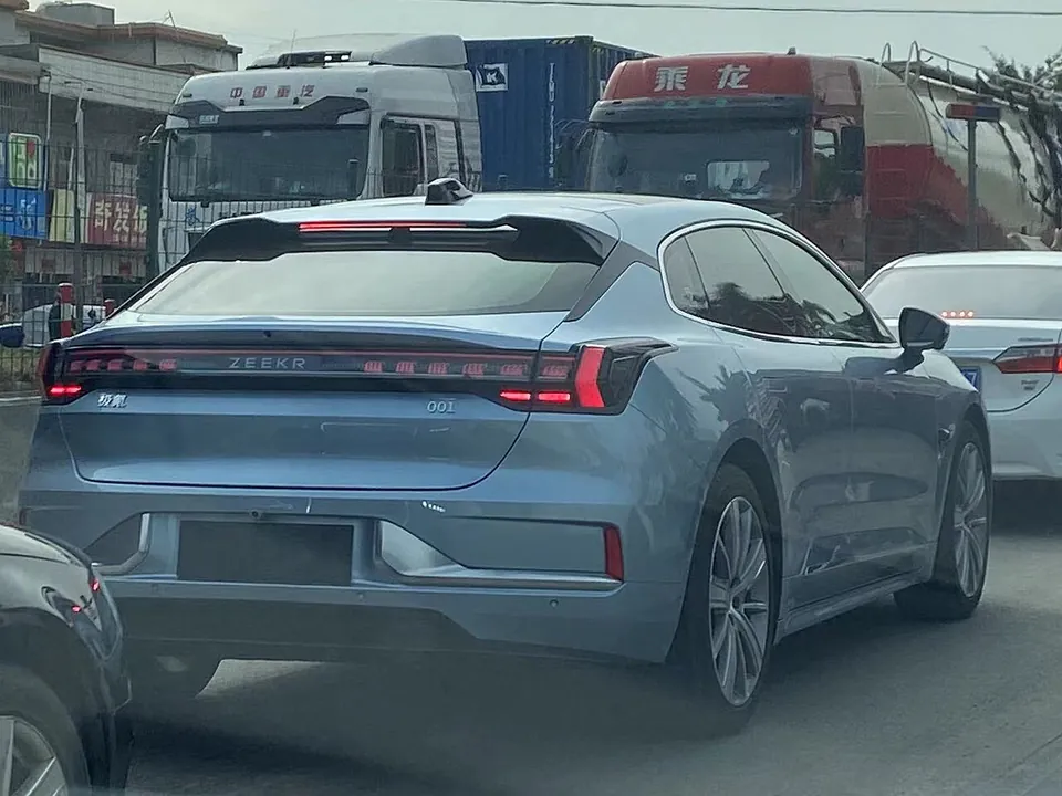 Zeekr 001